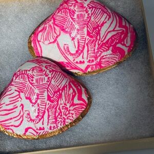 Lilly Pulitzer print Pink and Gold Elephant Clamshell Magnets